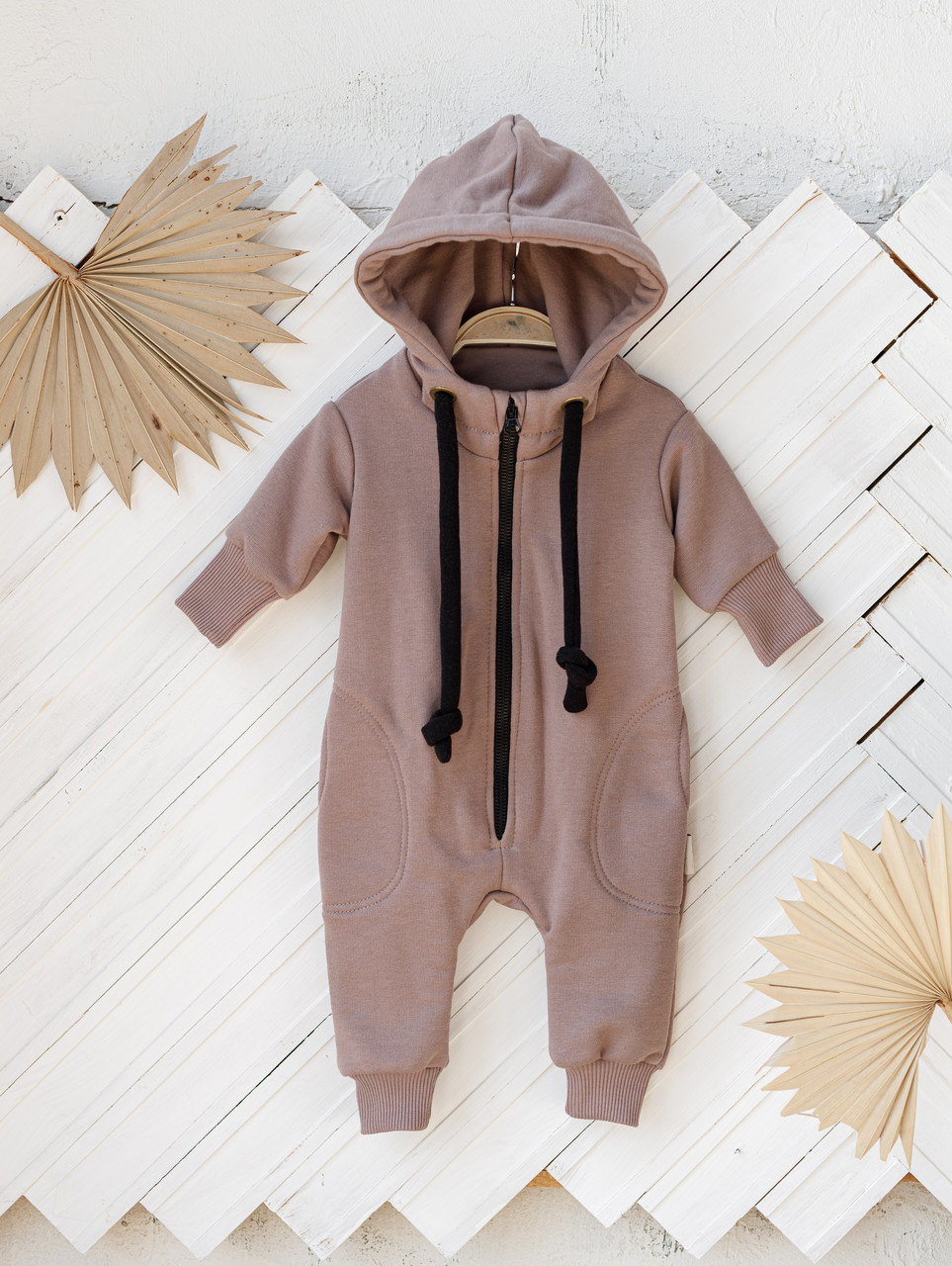 

Трикотажный человечек-комбинезон Magbaby Rolan демисезон капучино 80