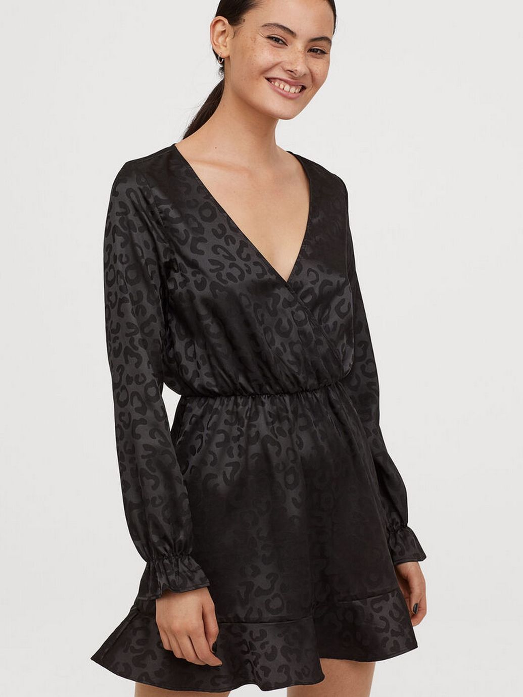 

Платье H&M 0802974-0  Черное (СА2000001663479, Платье H&M 0802974-0 46 Черное (СА2000001663479)
