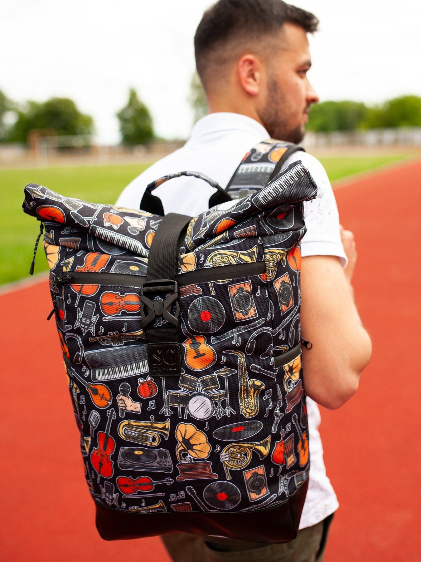 

Рюкзак роллтоп SG Empire Travel bag музыка черный RKTB04093