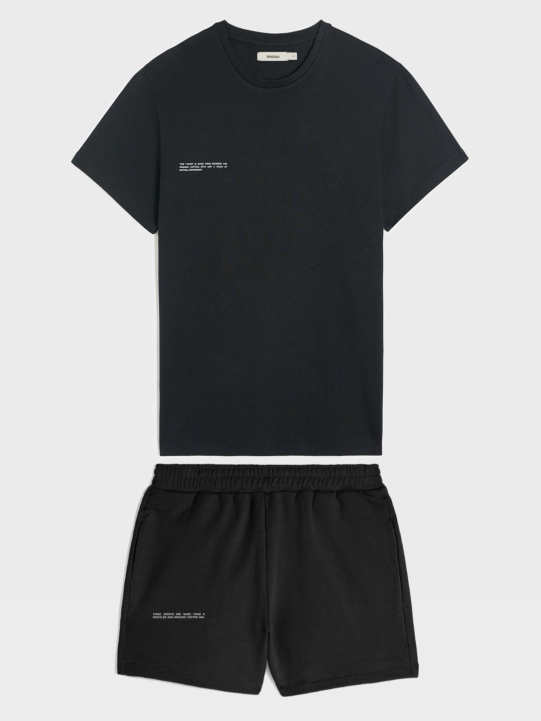 

Облегченный женский oversized костюм (футболка и шорты) из органического хлопка The Pangaia Lightweight Organic Cotton Suit Black черный M