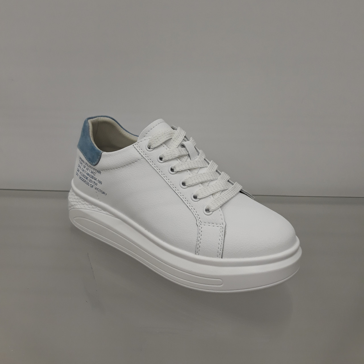 

Кроссовки кожаные Allshoes XT-191119 39 бело-голубые
