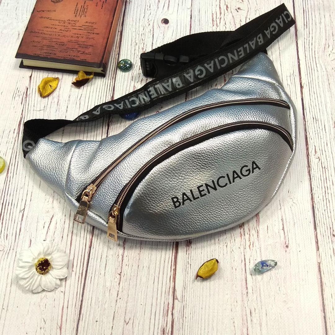 

Стильная женская поясная сумочка бананка Balenciaga Серебро