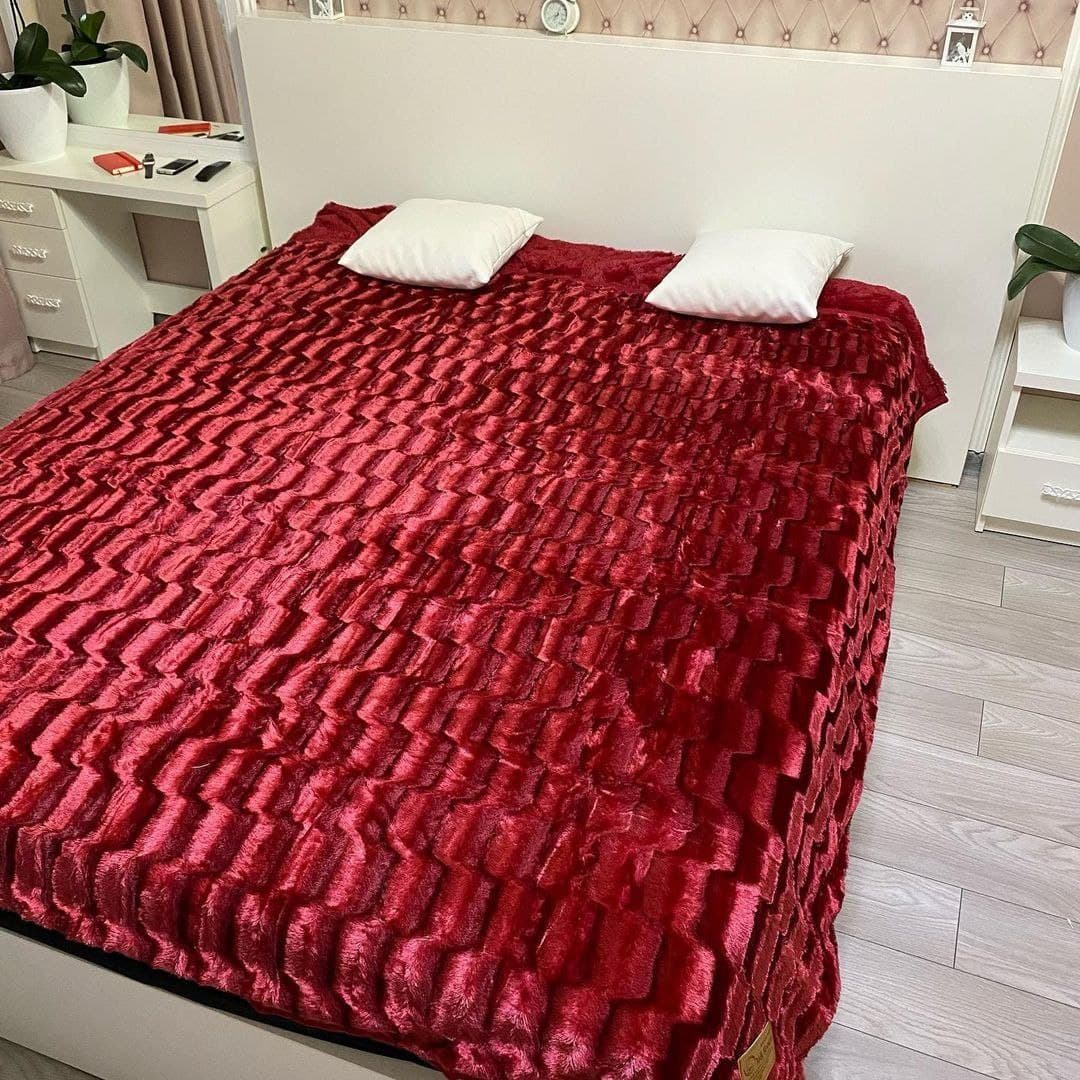 

Двухсторонний плед норка с длинным ворсом. 220х240 см. Бордовый