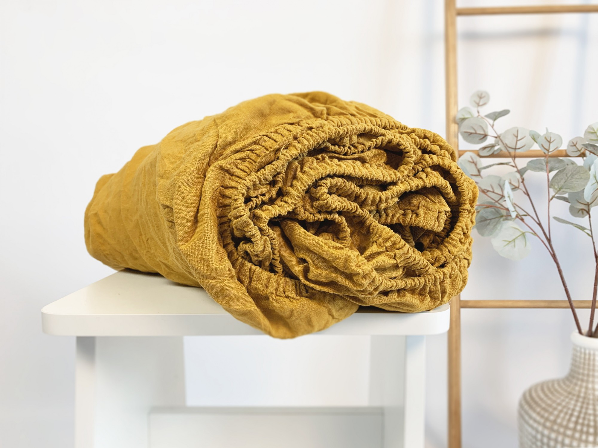 

Льняная простынь на резинке TouchableLinen 200x200x25 см Горчичный