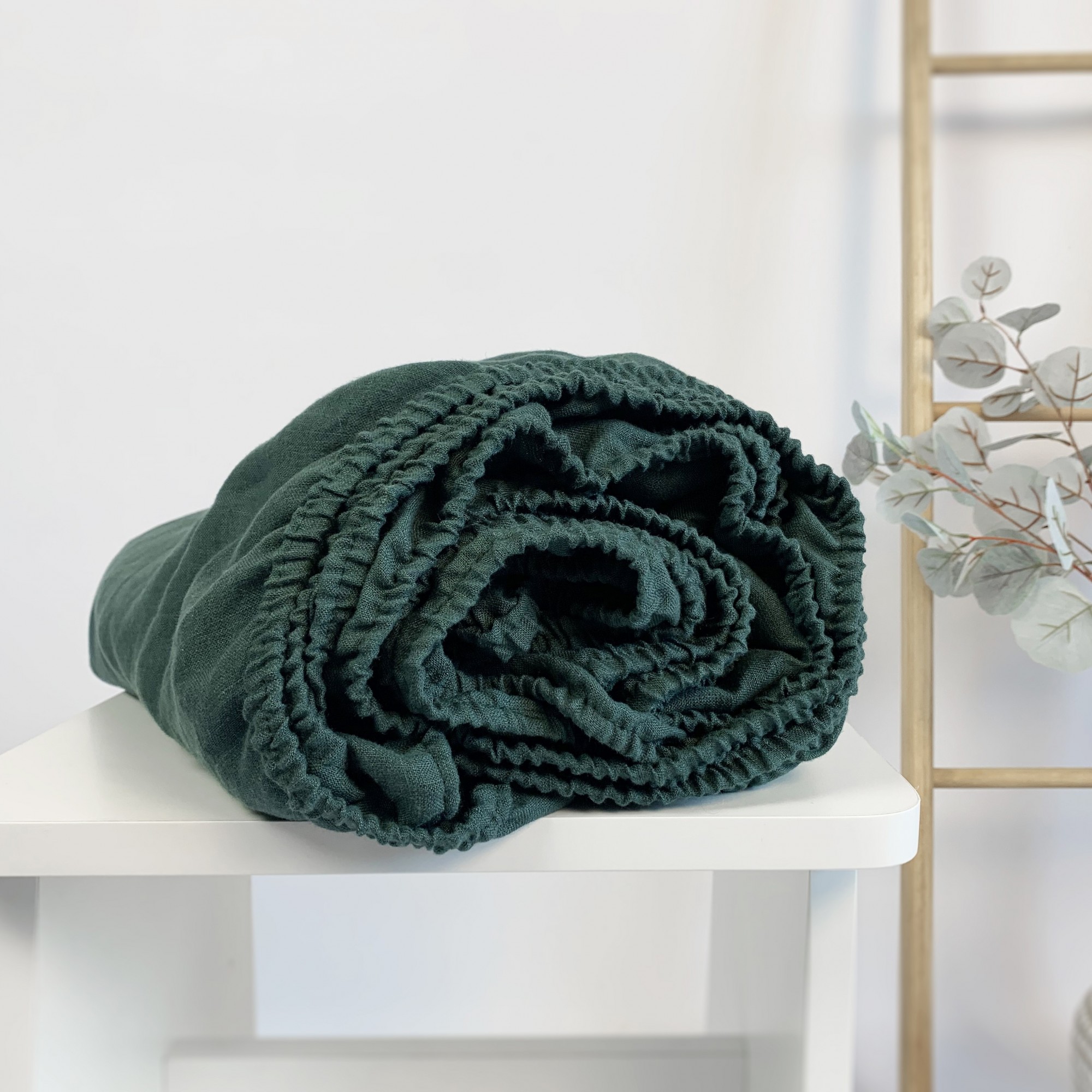 

Льняная простынь на резинке TouchableLinen 140x190x25 см Темно-зеленый