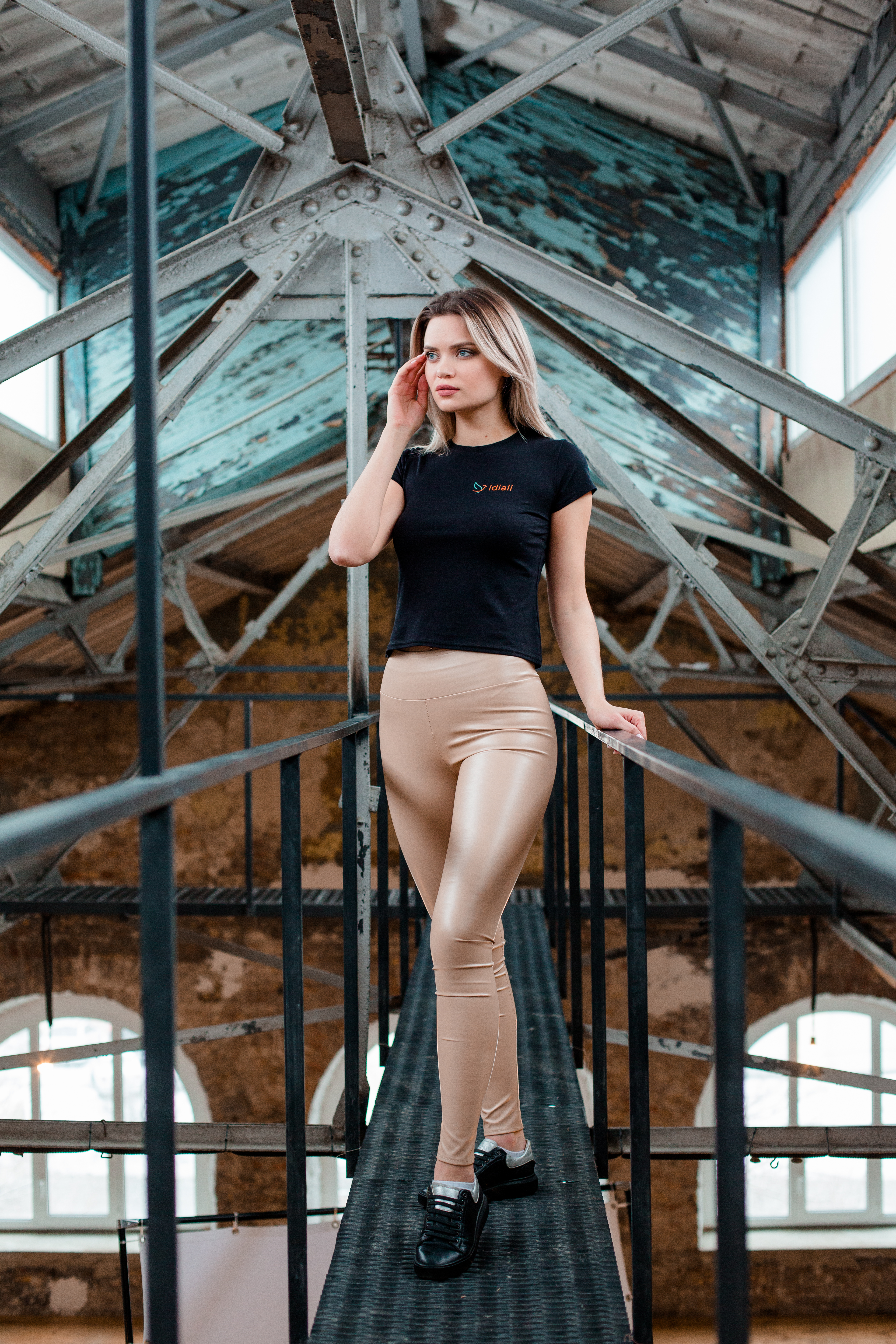 

Женские лосины из экокожи idiali Бежевый, Женские лосины из экокожи idiali Бежевый 44