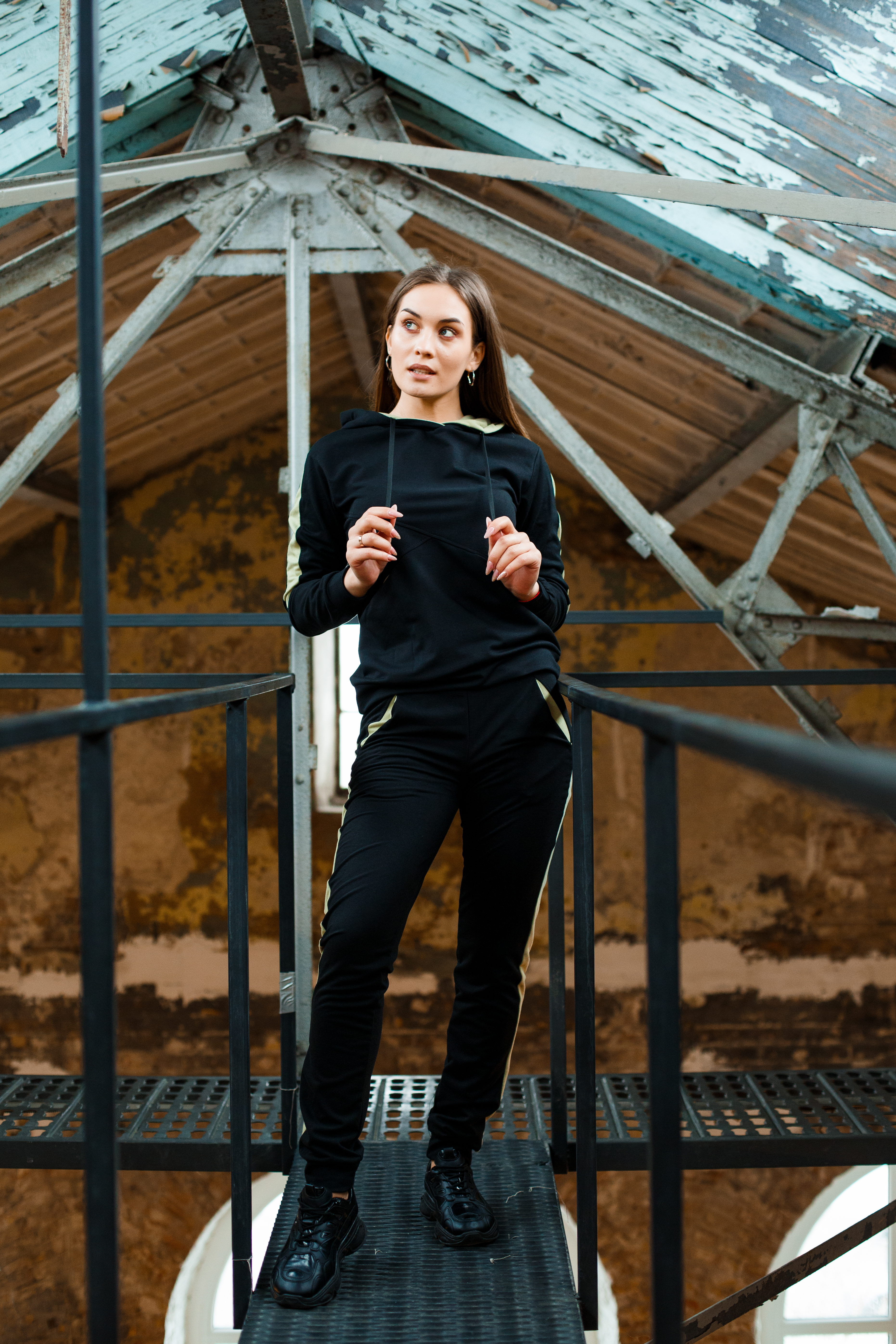 

Женский спортивный костюм со вставками idiali Оливка, Женский спортивный костюм со вставками idiali Оливка 44