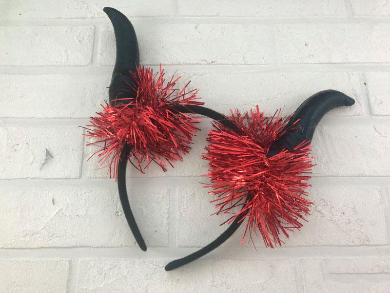 

Обруч с черными рогами и дождик - Хэллоуин, набор 12шт