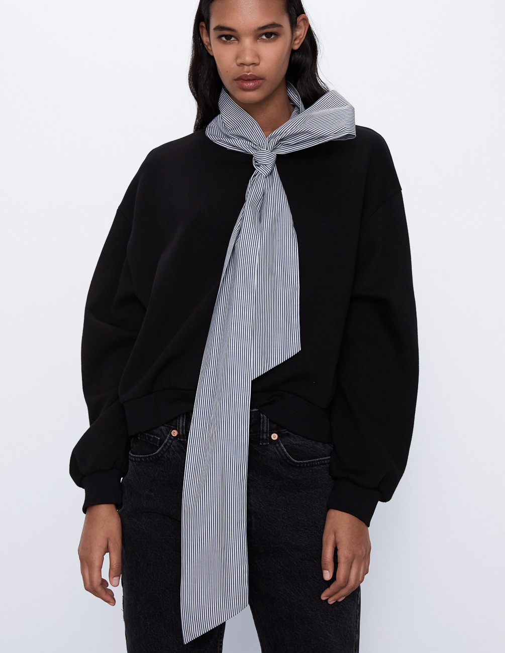 

Свитшот Zara Ж1059446 (0264/304/800) цвет черный L