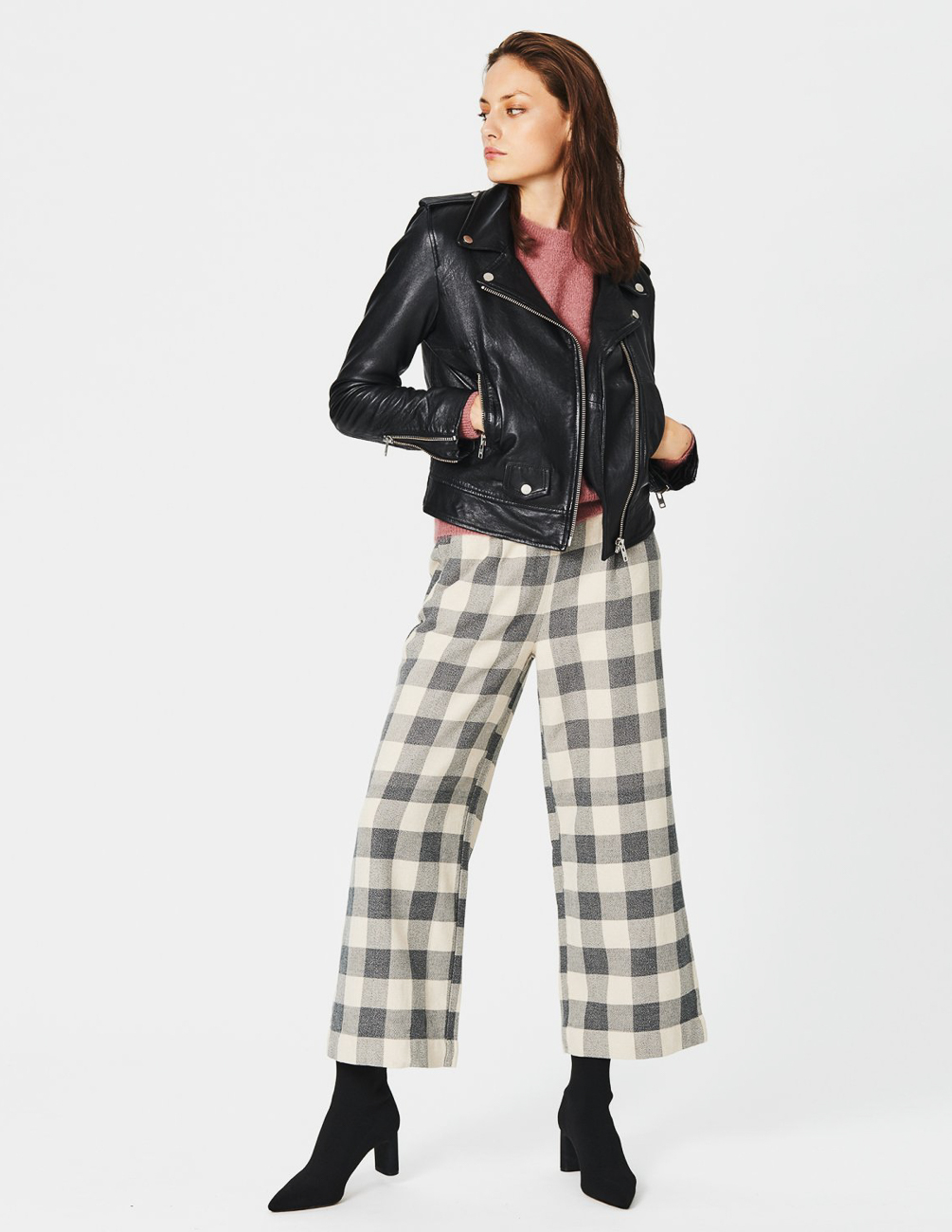 

Брюки Moss Copenhagen Ж1059094 цвет серый M
