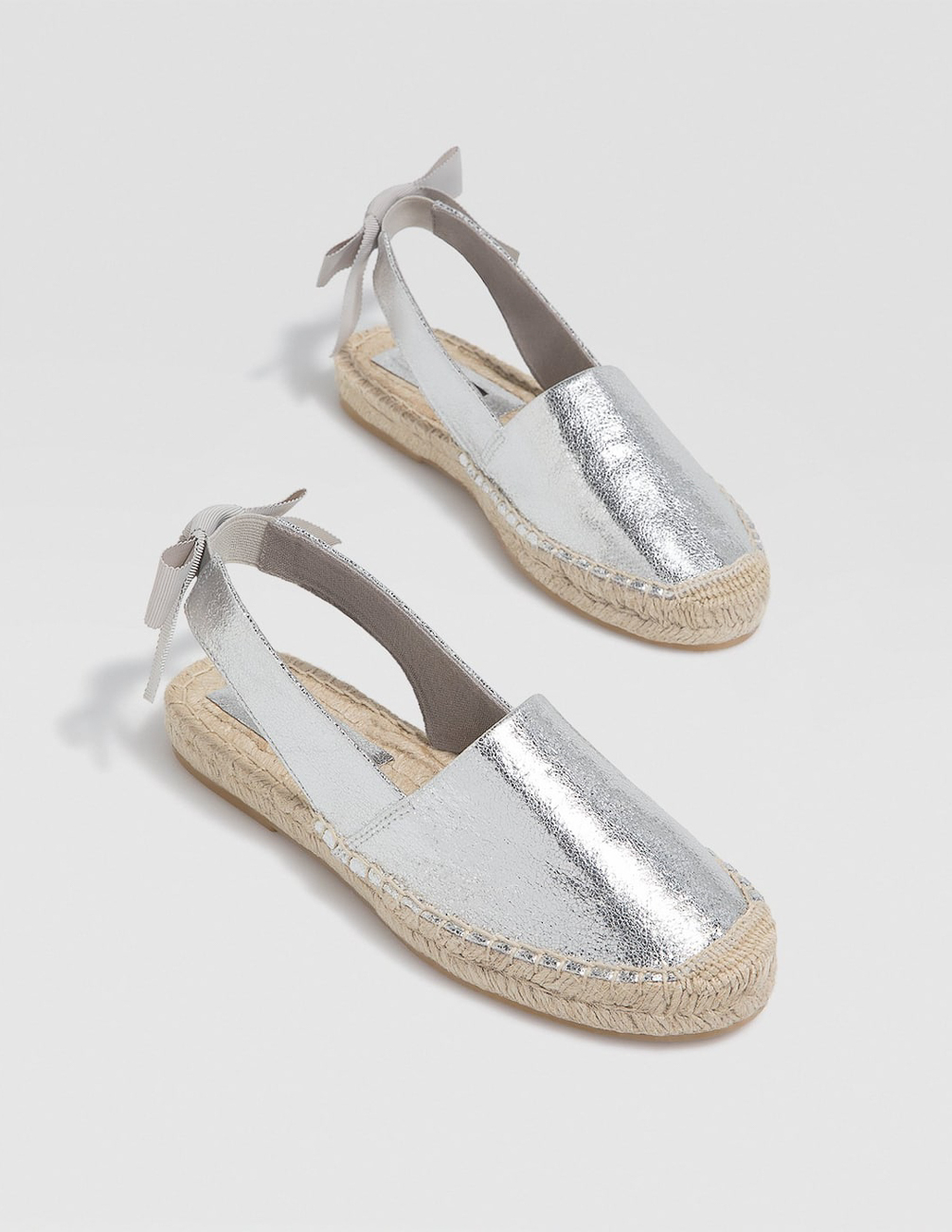 

Босоножки Stradivarius ЖО000493 (2850/341/092) цвет серебро 39