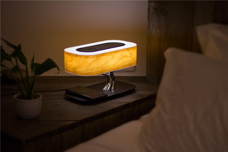 

Умный светильник с беспроводной зарядкой и колонкой TREE LIGHT