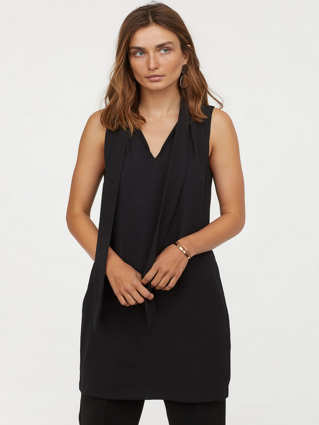 

Туника H&M 0681274-8  Черная, Туника H&M 0681274-8 36 Черная