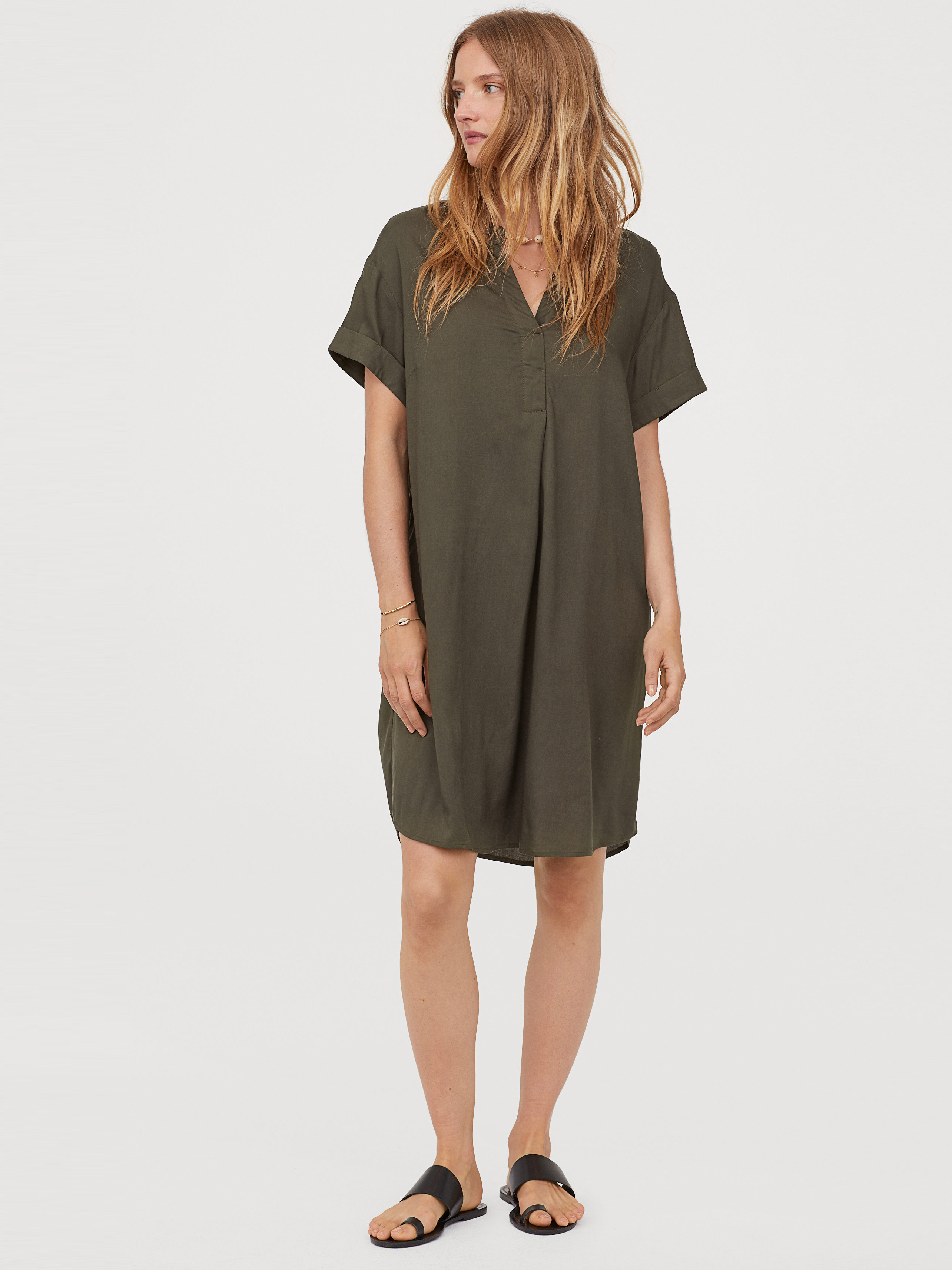 

Платье H&M 0745475-9 34 Хаки