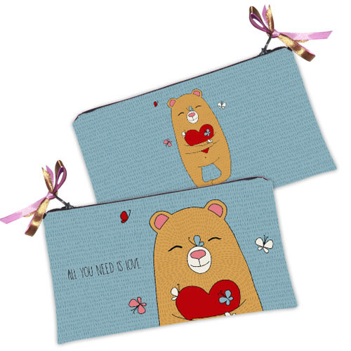 

Косметичка женская Presentville All you needs is love 20x12 см