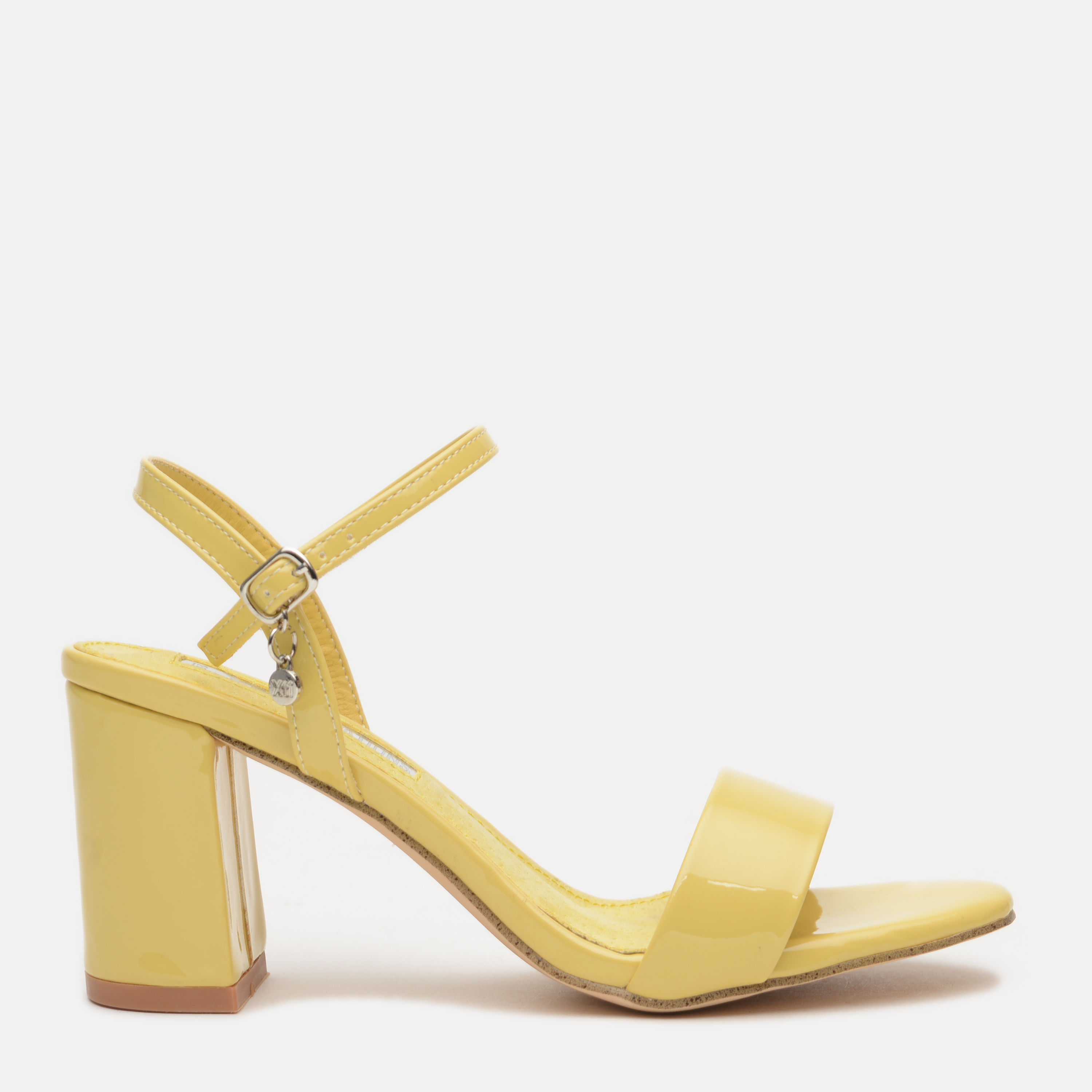 

Босоножки XTI Patent Ladies Sandals 32033-9 39 Желтые