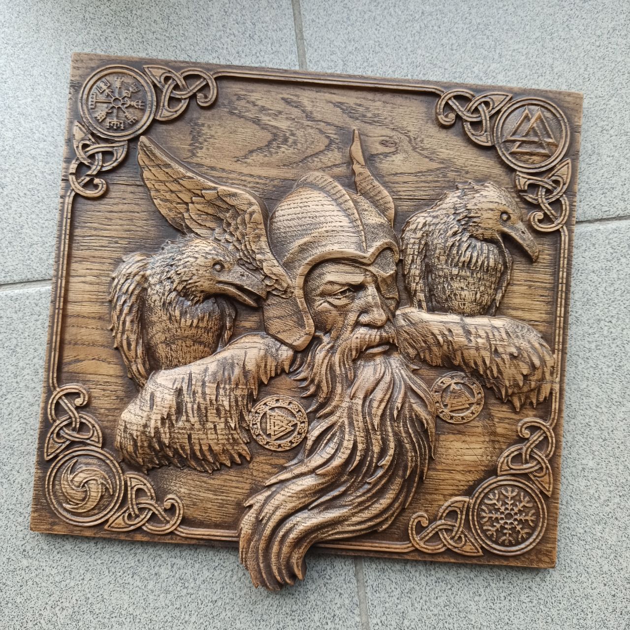 

Панно "Один и Вороны", Atributlux, 30*30 см резное из дерева