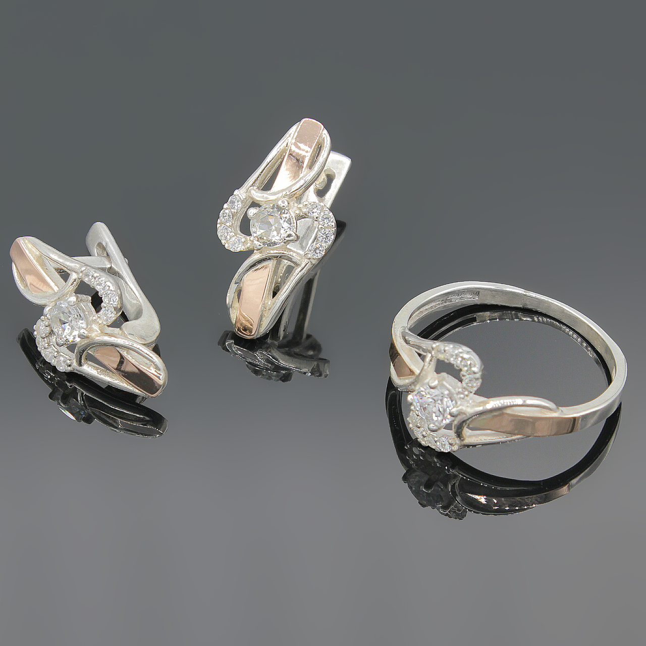 

Серебряный набор с золотыми вставками арт013 16,5 размер