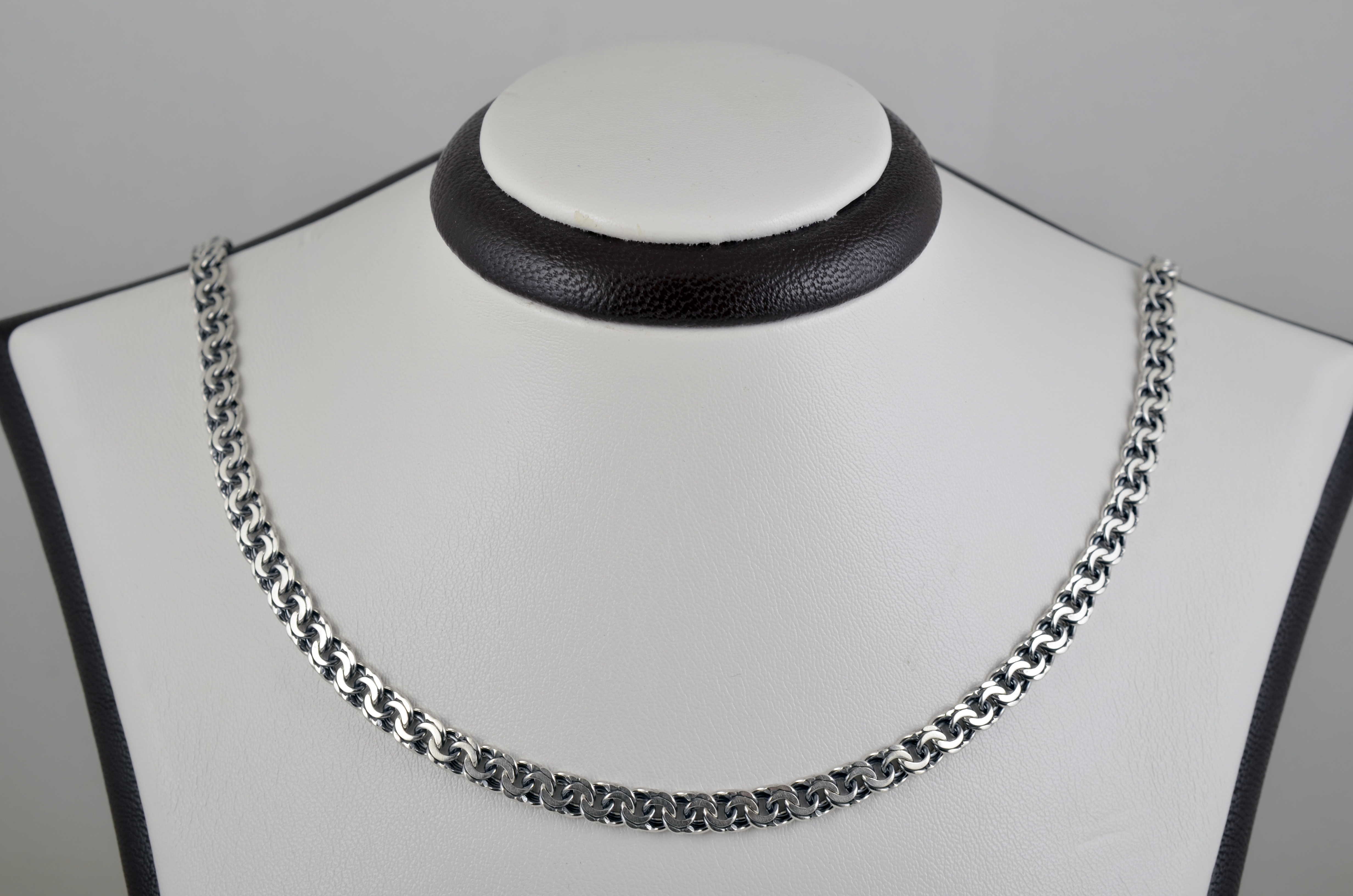 

Серебряная цепочка Meridian 925 пробы Плоский-плоский бисмарк в чернении 55 размер (5122/12550)