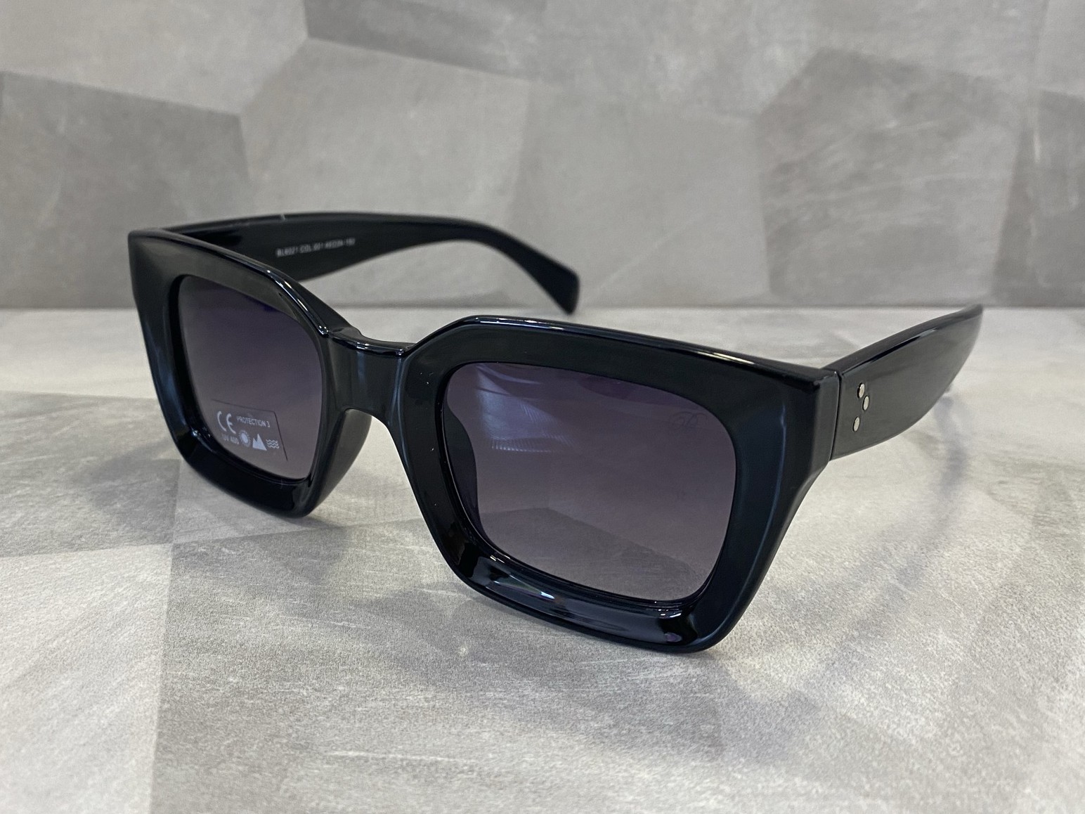 

Солнцезащитные очки Bialucci BL6021 col.001