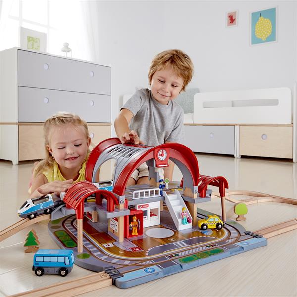 

Набор для железной дороги Hape Станция Гранд-Сити, свет, звук (E3725)