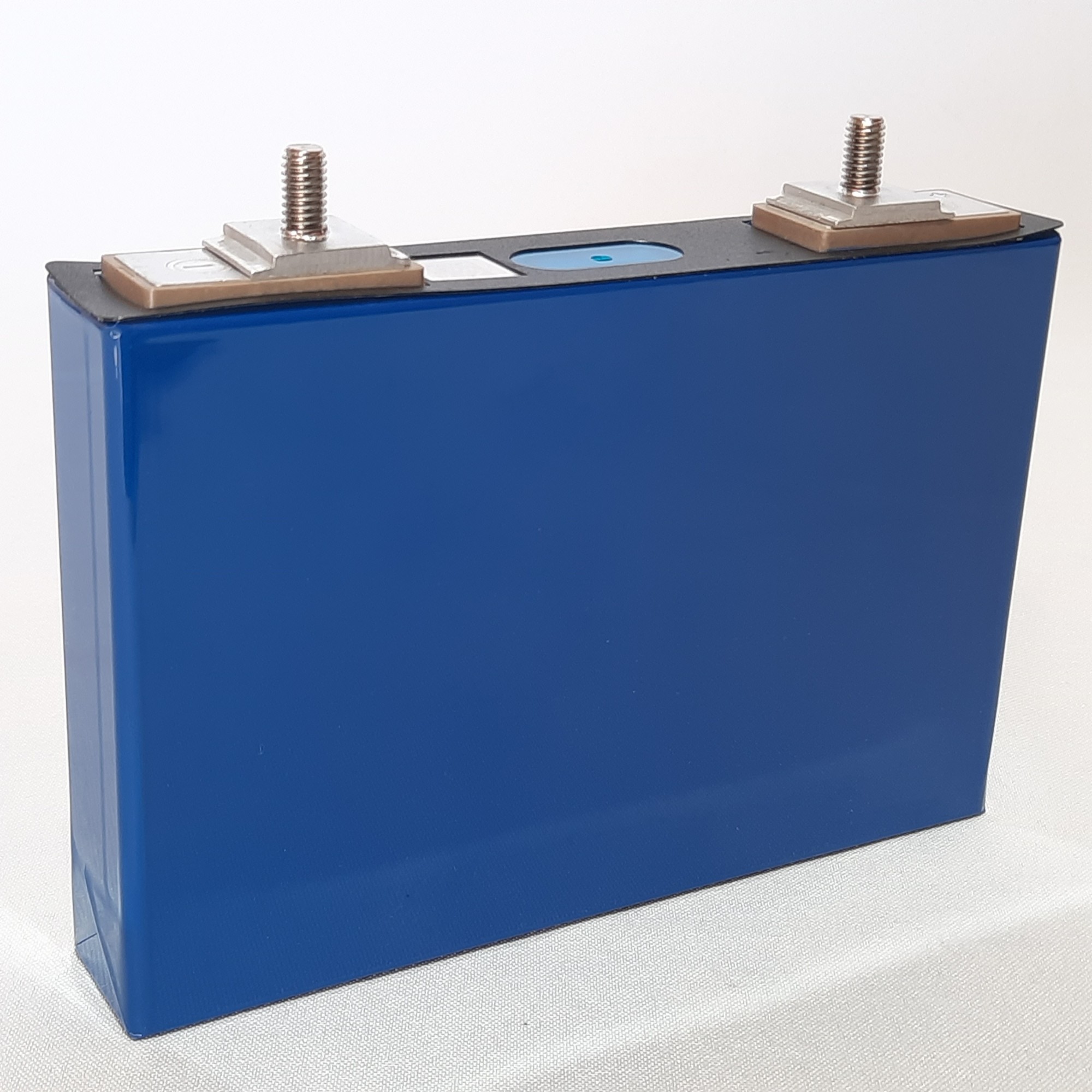 

Акумулятор , ячейка Lishen 3.7V 50AH