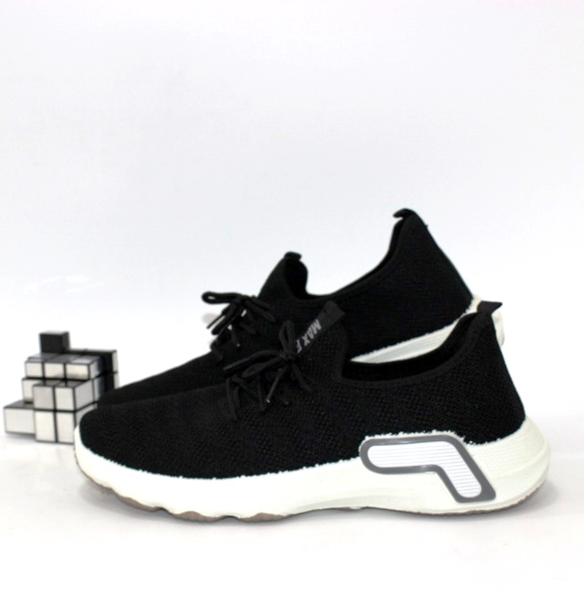 

Кроссовки мужские Lion 006-black 39 25.0см черный