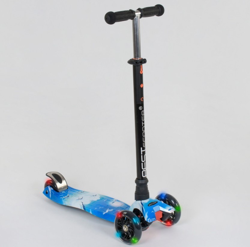 

Самокат Best Scooter Maxi светящиеся колеса для мальчиков Синий BS-209