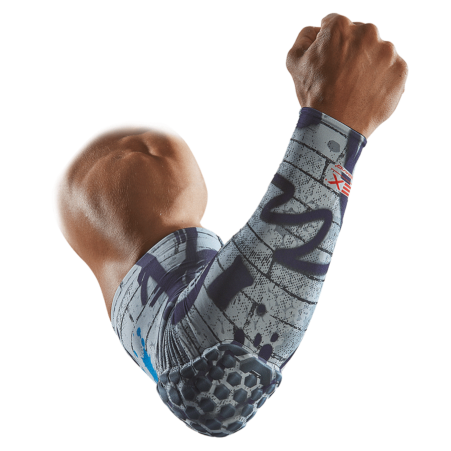 

Компрессионный рукав с защитой (Двухсторонний) McDavid Hex Reversible Arm Sleeve(6500PR(Grafitti)) M Серый