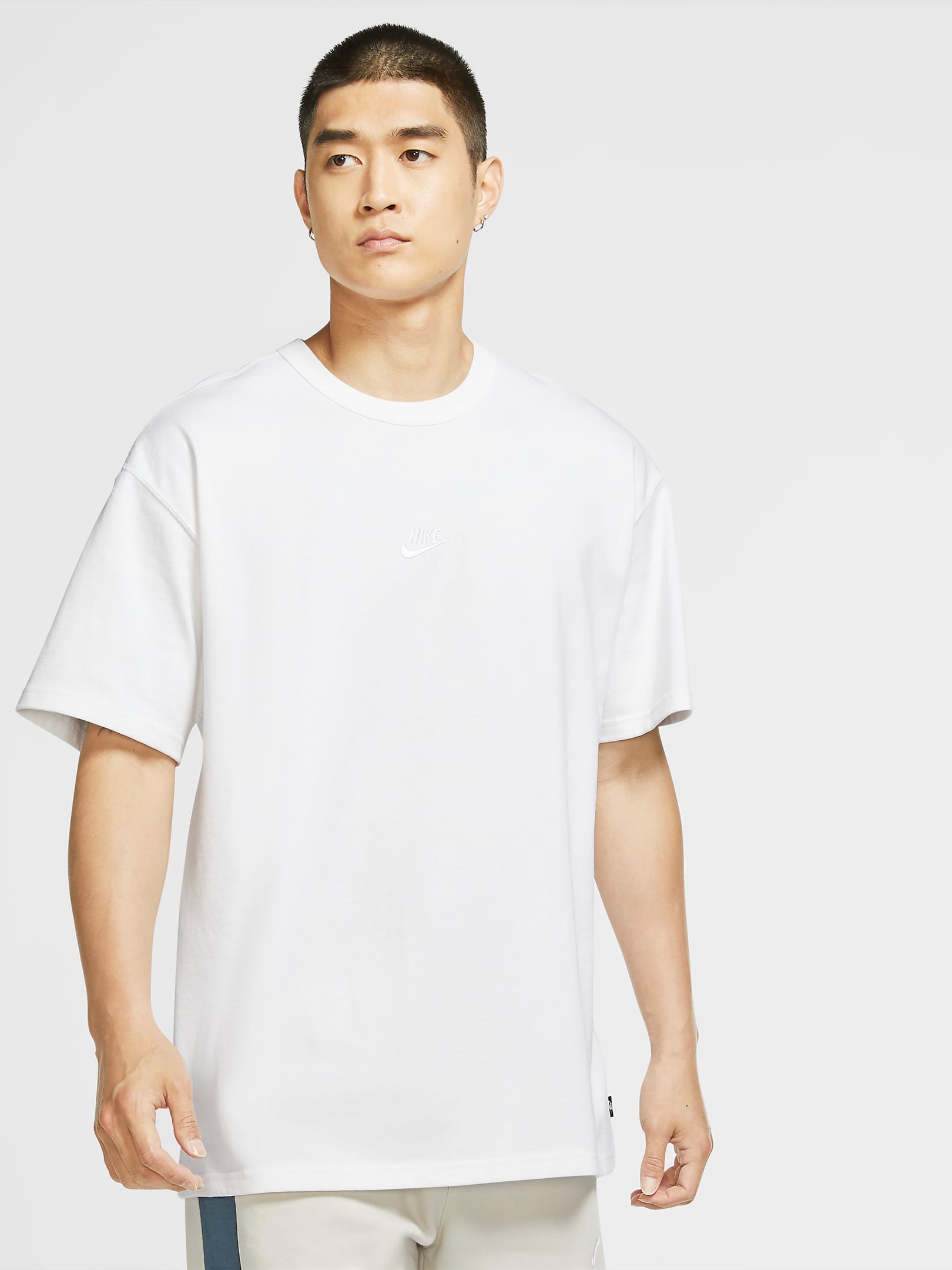

Футболка Nike M Nsw Tee Premium Essential DB3193-100 L