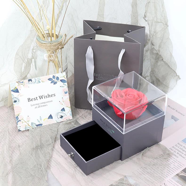 

Роза из мыла ароматическая Best Wishes в шкатулке с отделением для украшений (Flower-box-S1)