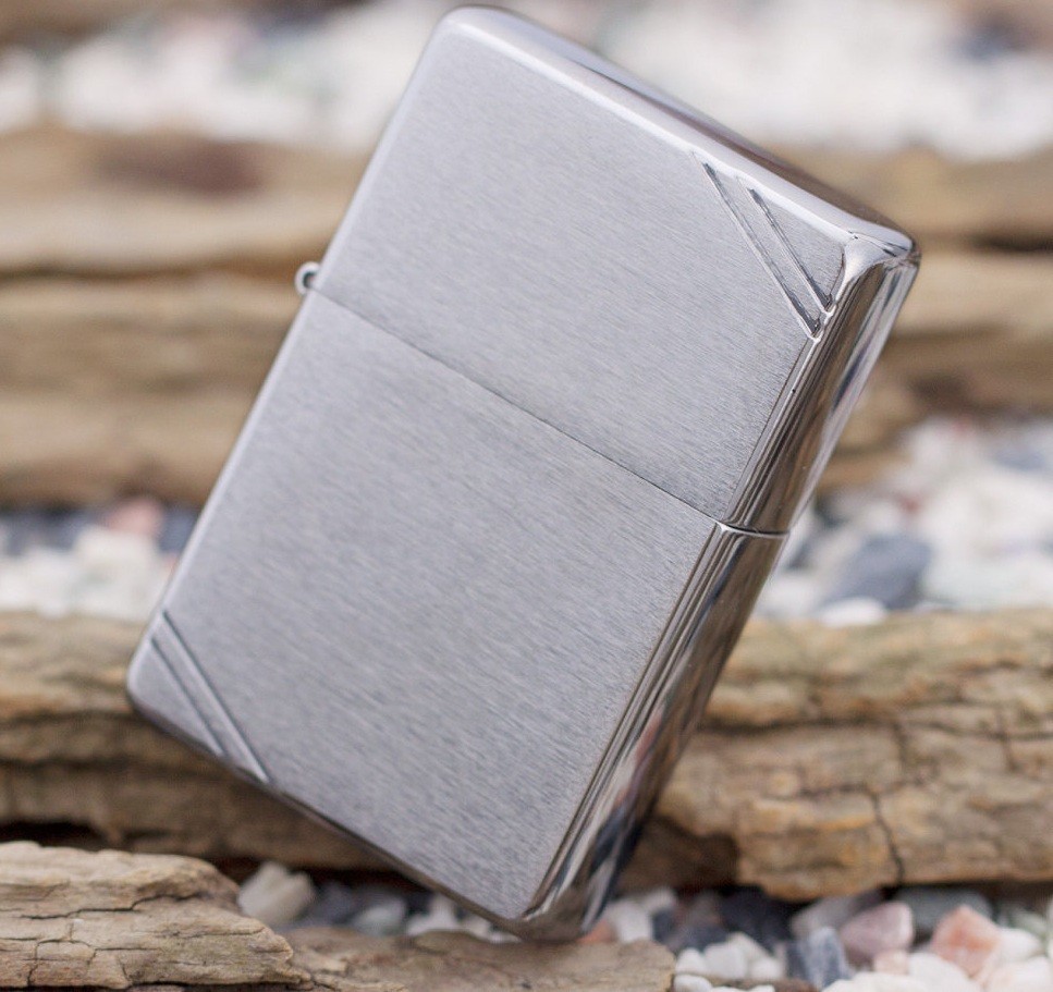 

Зажигалка Zippo VINTAGE BRUSHED CHROME (230)