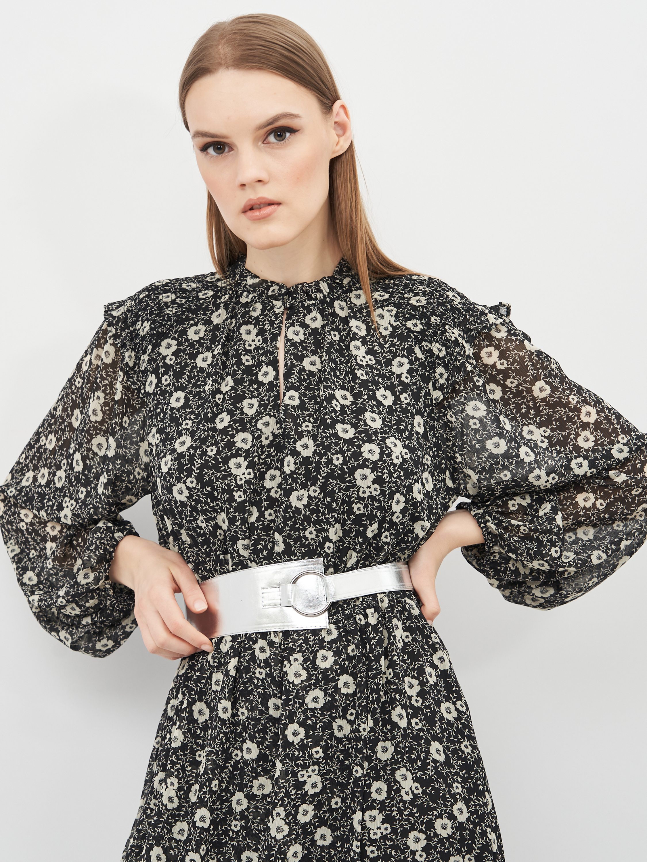 

Женский ремень Sergio Torri 16-0003 серебро 135 см Серебристый