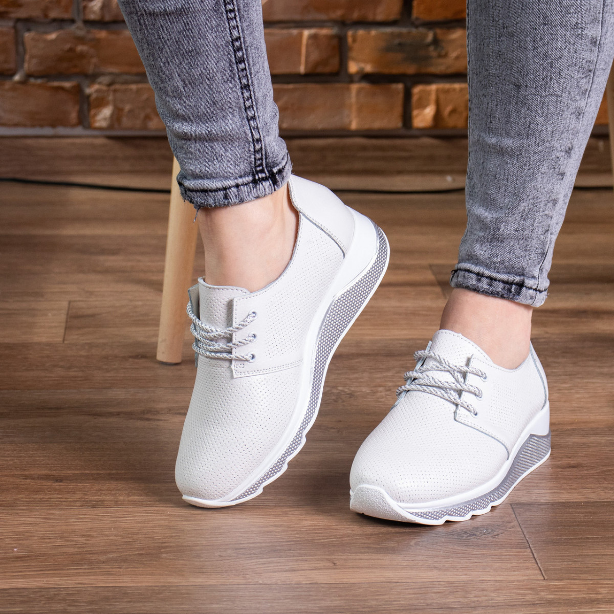 

Кроссовки женские Shoes Xanthus 2673 38 размер 24.5 см Белый