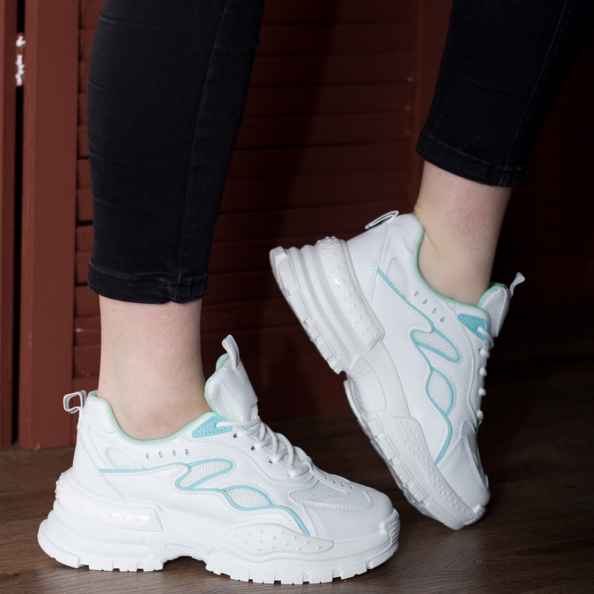 

Кроссовки женские Shoes Xochi 2670 37 размер 23.5 см Белый