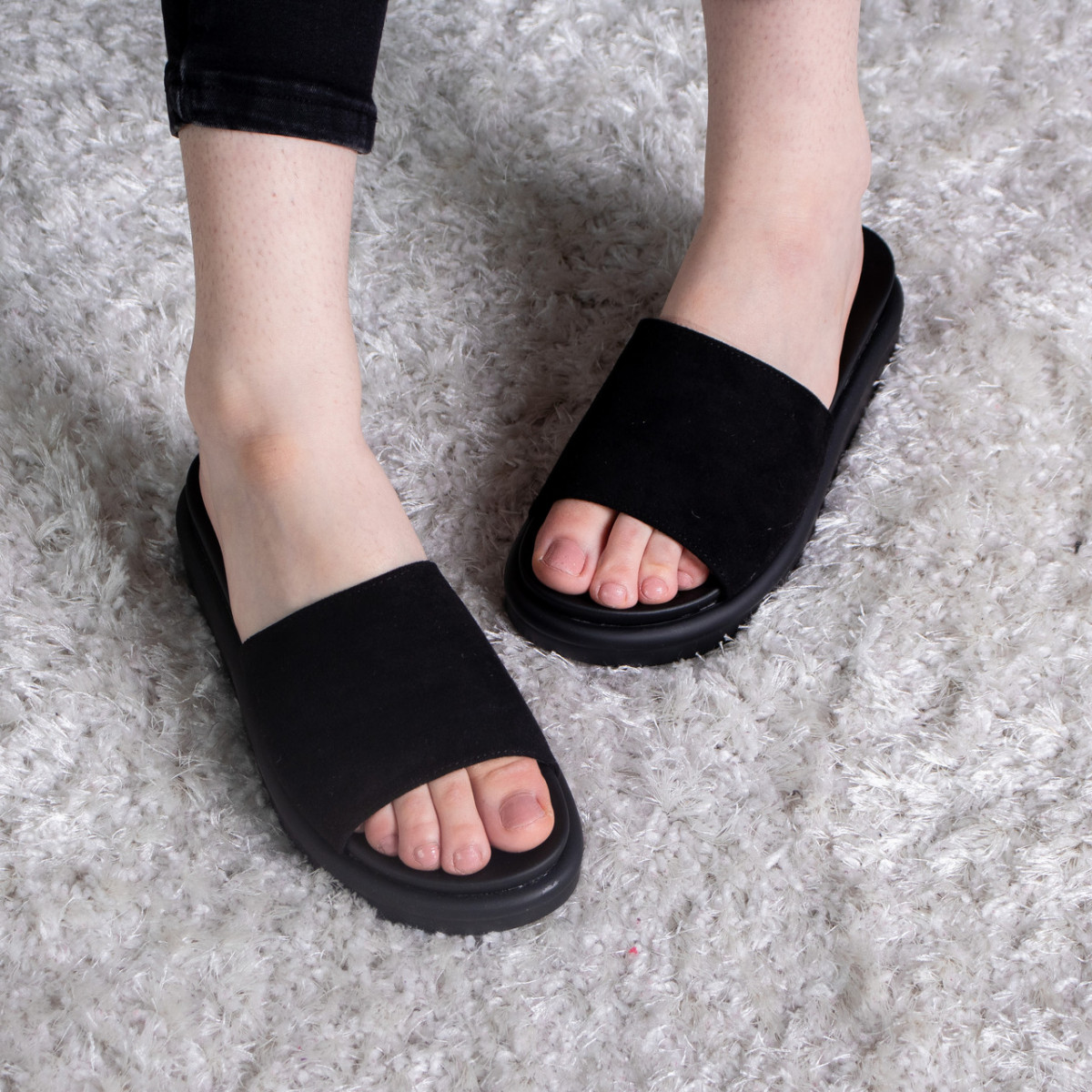 

Шлепанцы женские Shoes Kan 2839 38 размер 24.5 см Черный