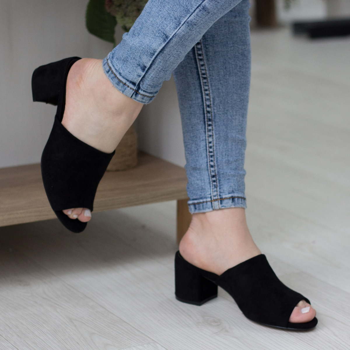 

Мюли женские Shoes Ubas 2685 36 размер 23.5 см Черный