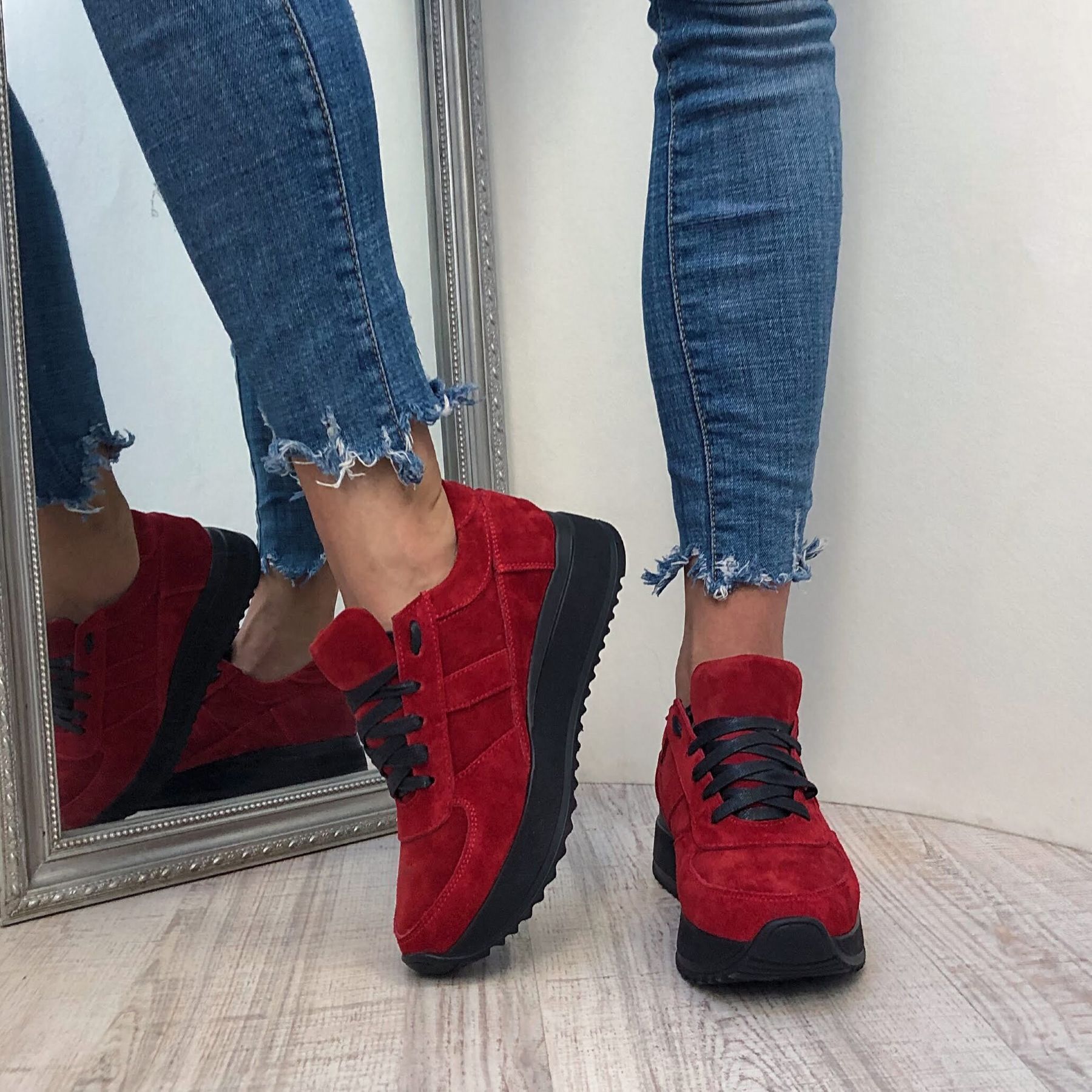 

Кроссовки Eve Red 40р.