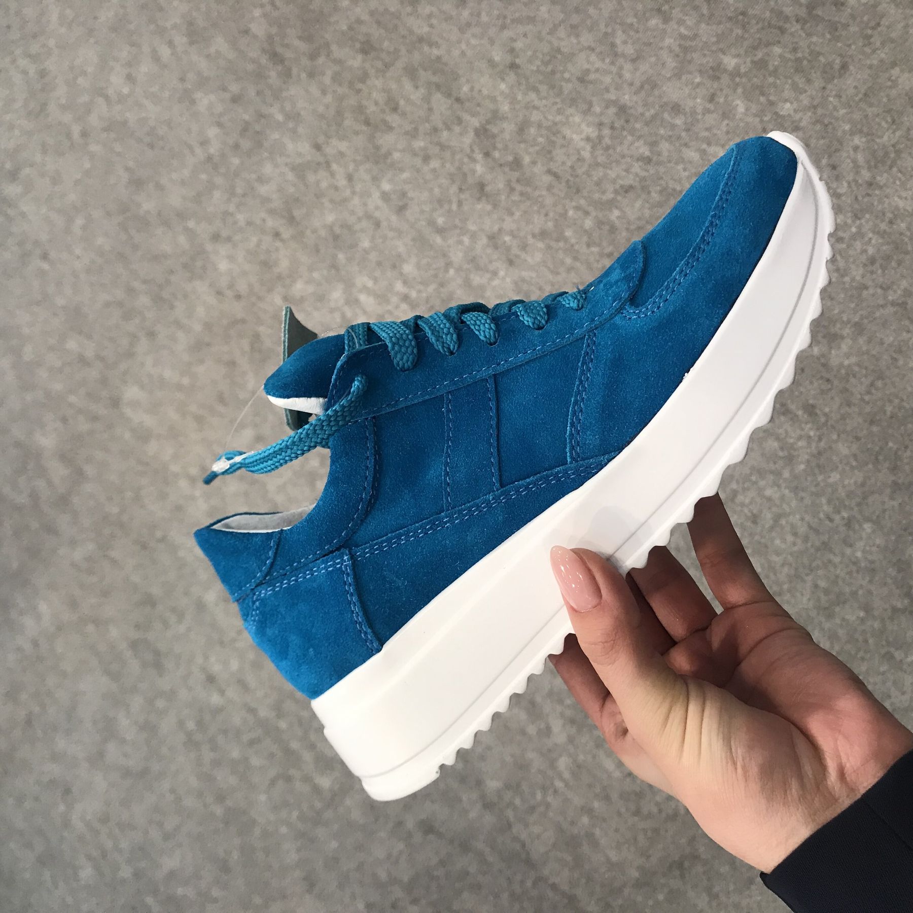

Кроссовки замшевые lady blue 39р.