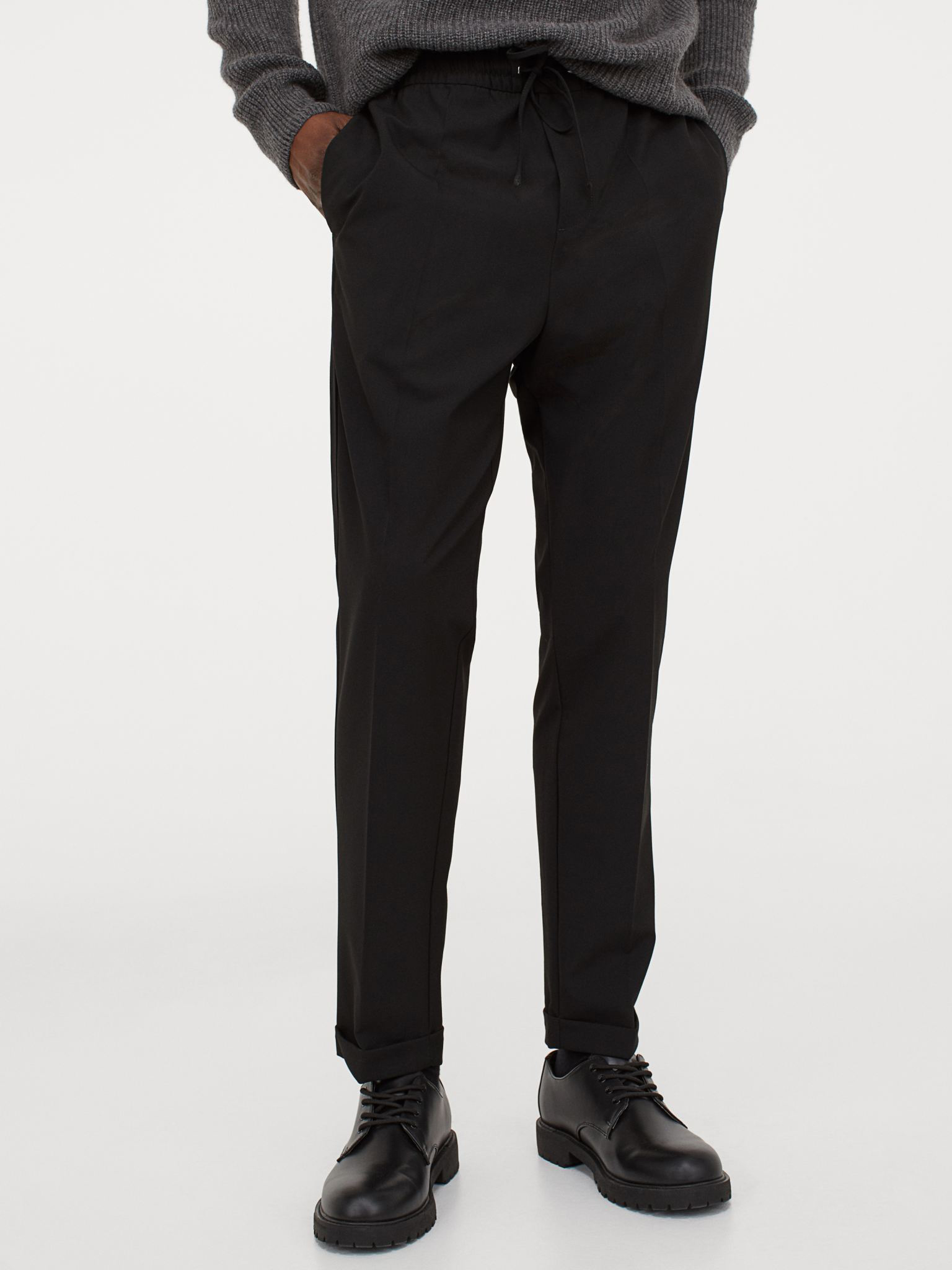 

Брюки H&M 77766402_черный М Черные