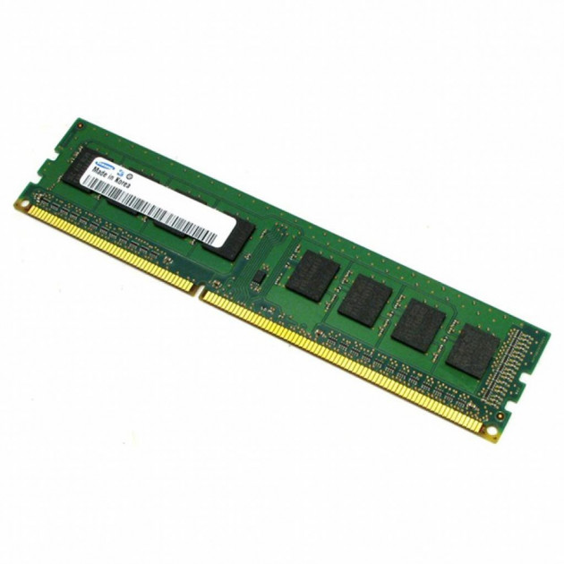 

Память DDR4 4Gb, 2400 MHz, Samsung, 17-17-17, 1.2V (M378A5244CB0-CRC)