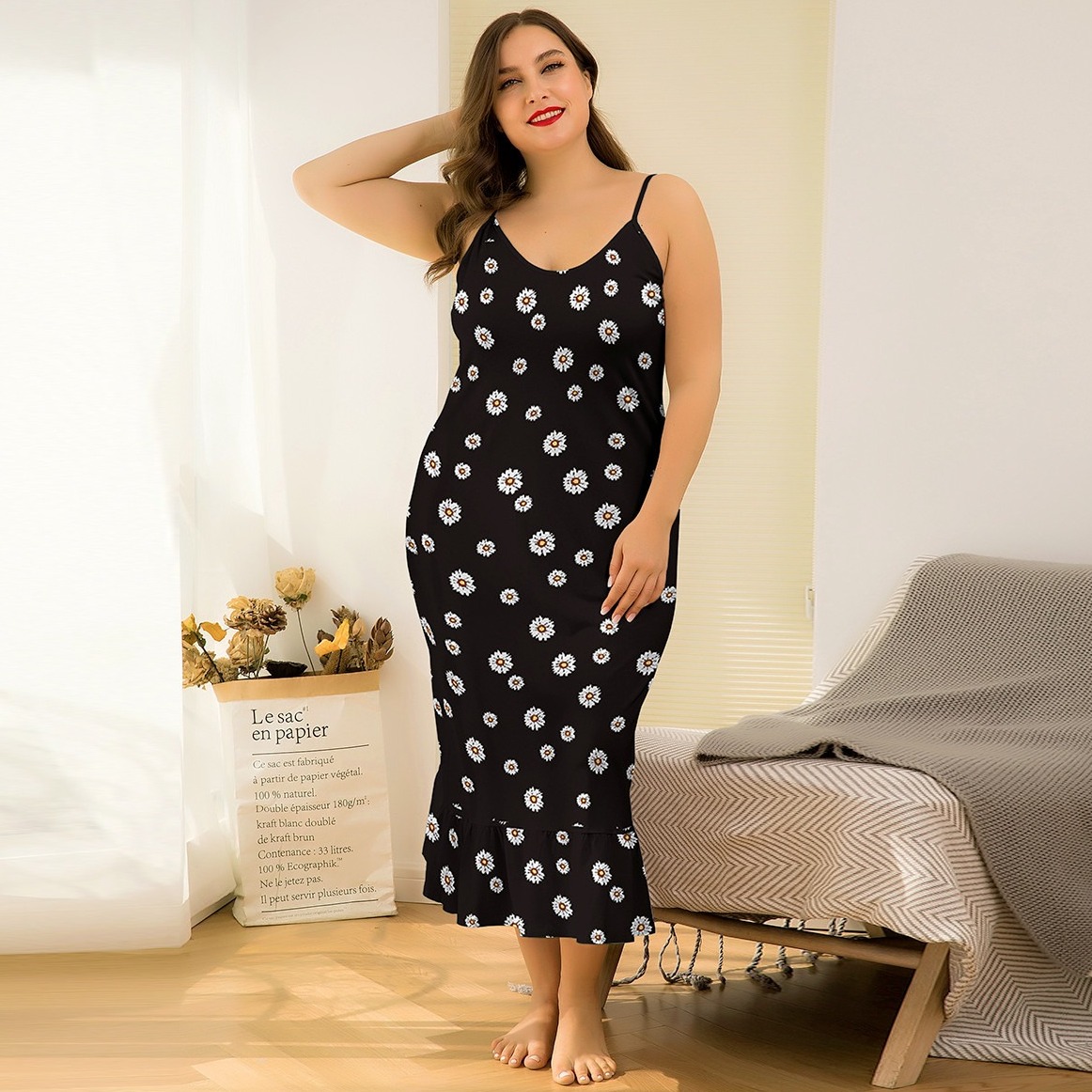 

Сорочка нічна жіноча Chamomile Berni Fashion PLUS Чорний