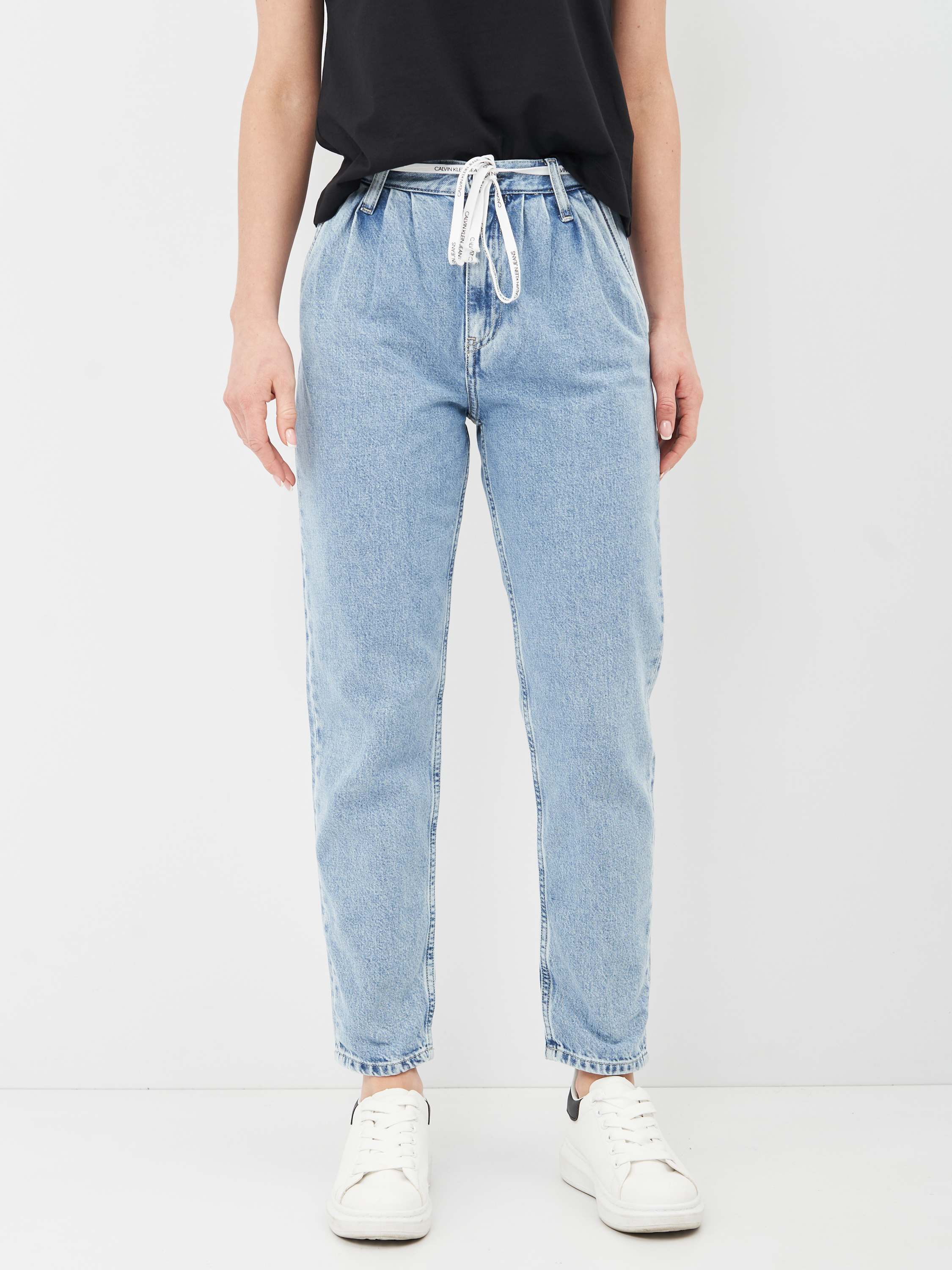 

Джинсы Calvin Klein Jeans Mom Jean J20J215861-1AA 26 Denim Light