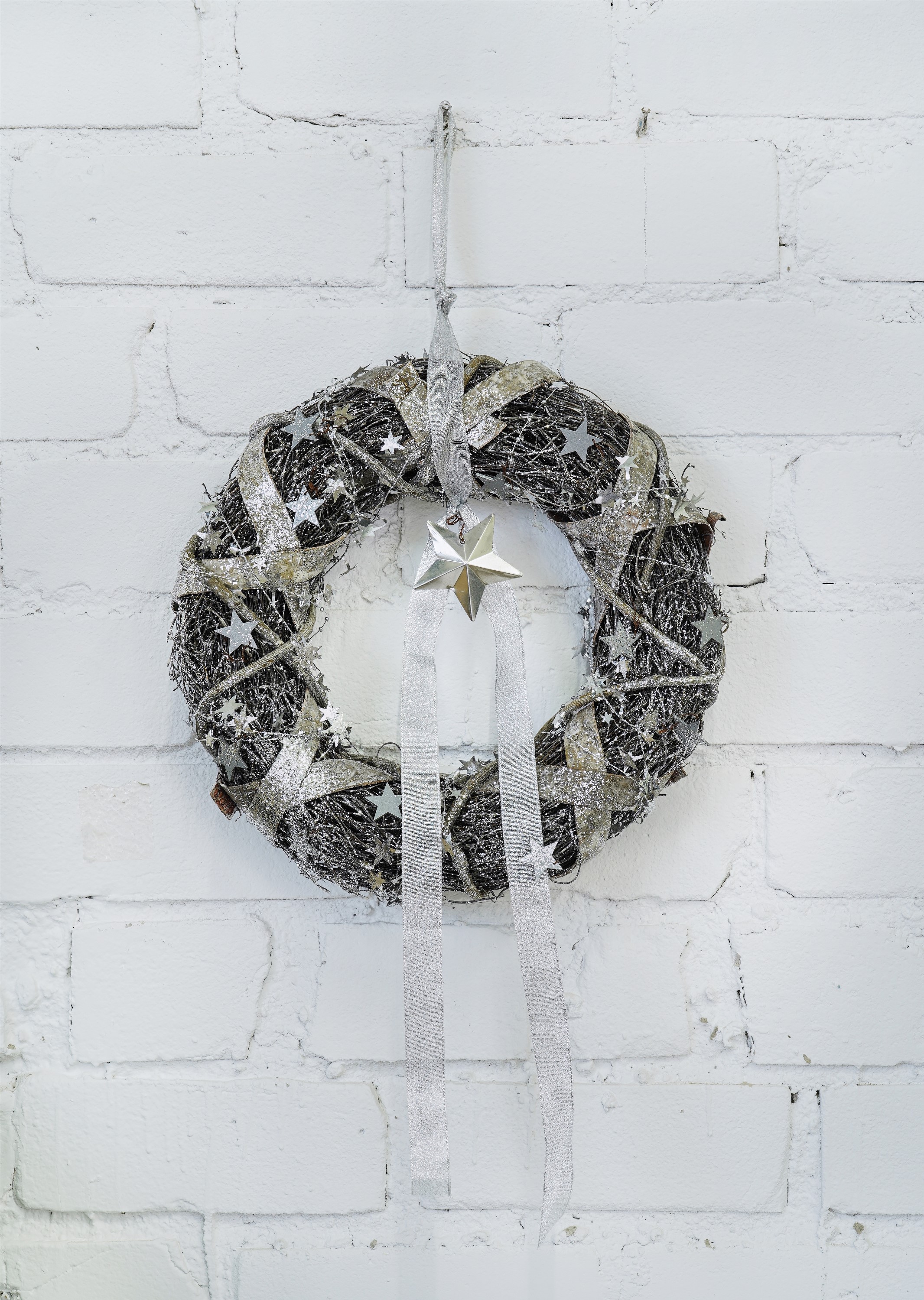 

Рождественский венок СolorWay Merry Christmas из натуральных веток ротанга 35 см Dark Gray (CW-MCW-35DG)