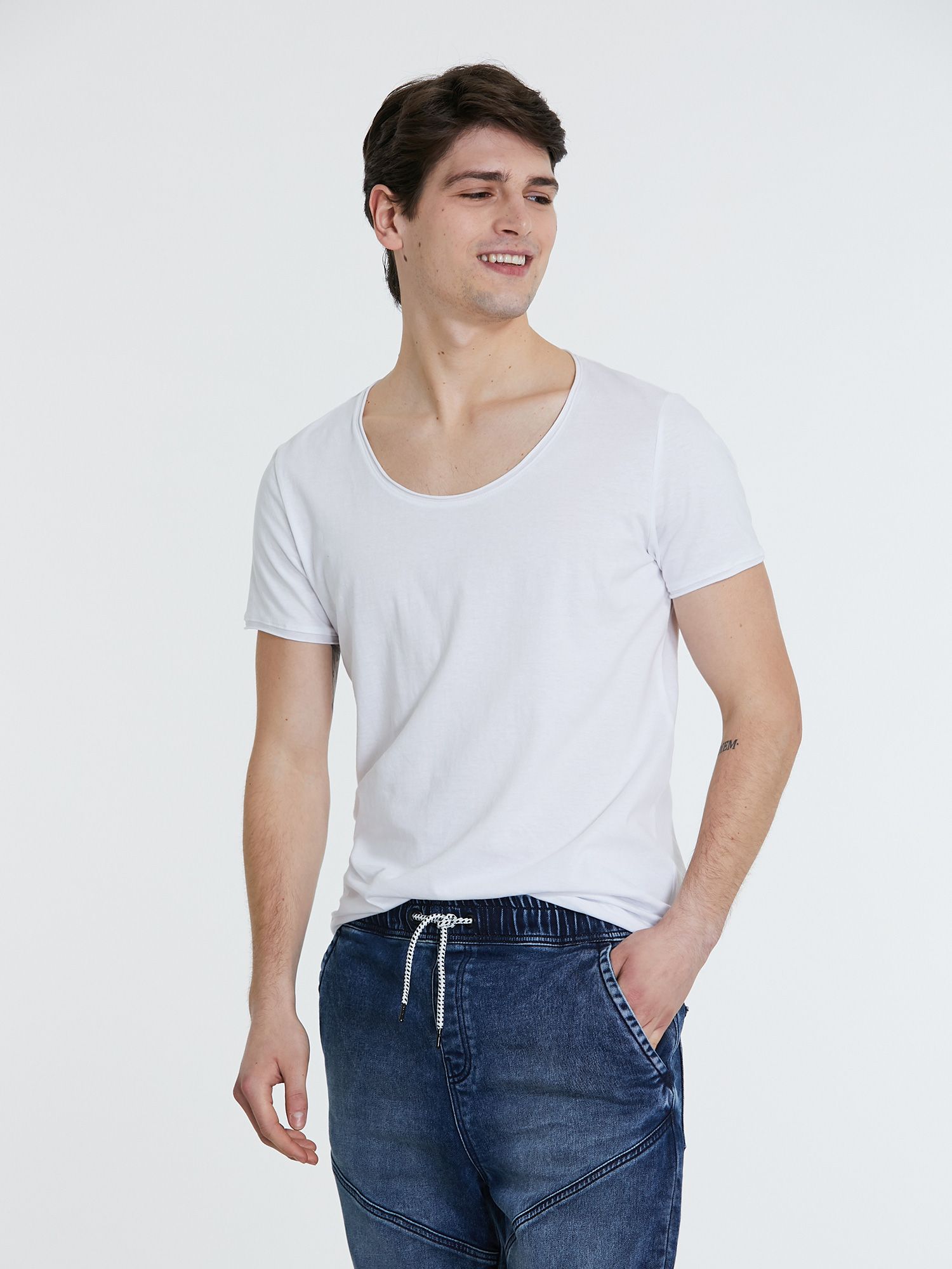 

Футболка Piazza Italia 39635-13 XL White