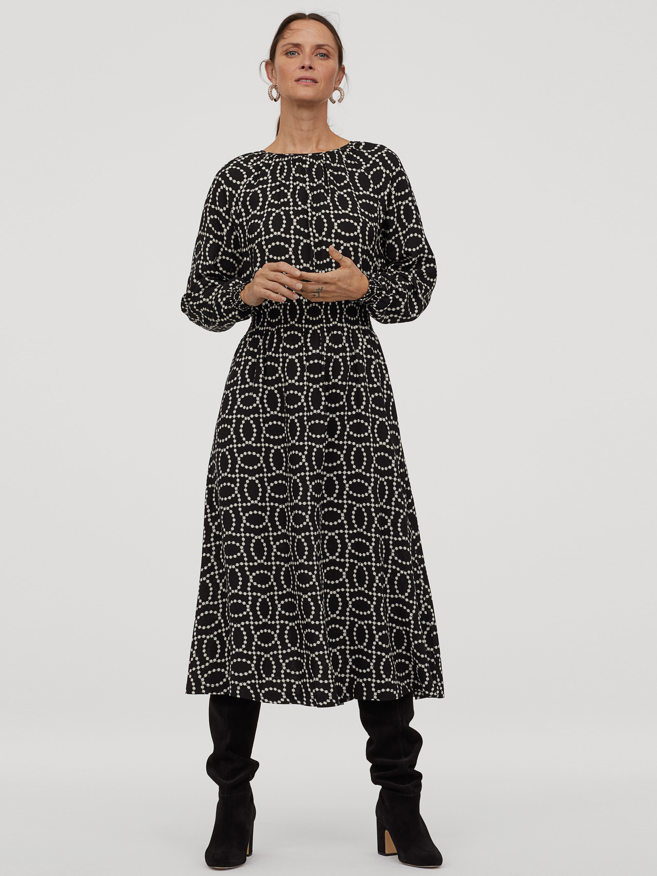 

Платье H&M 0812683-1 XS Черное