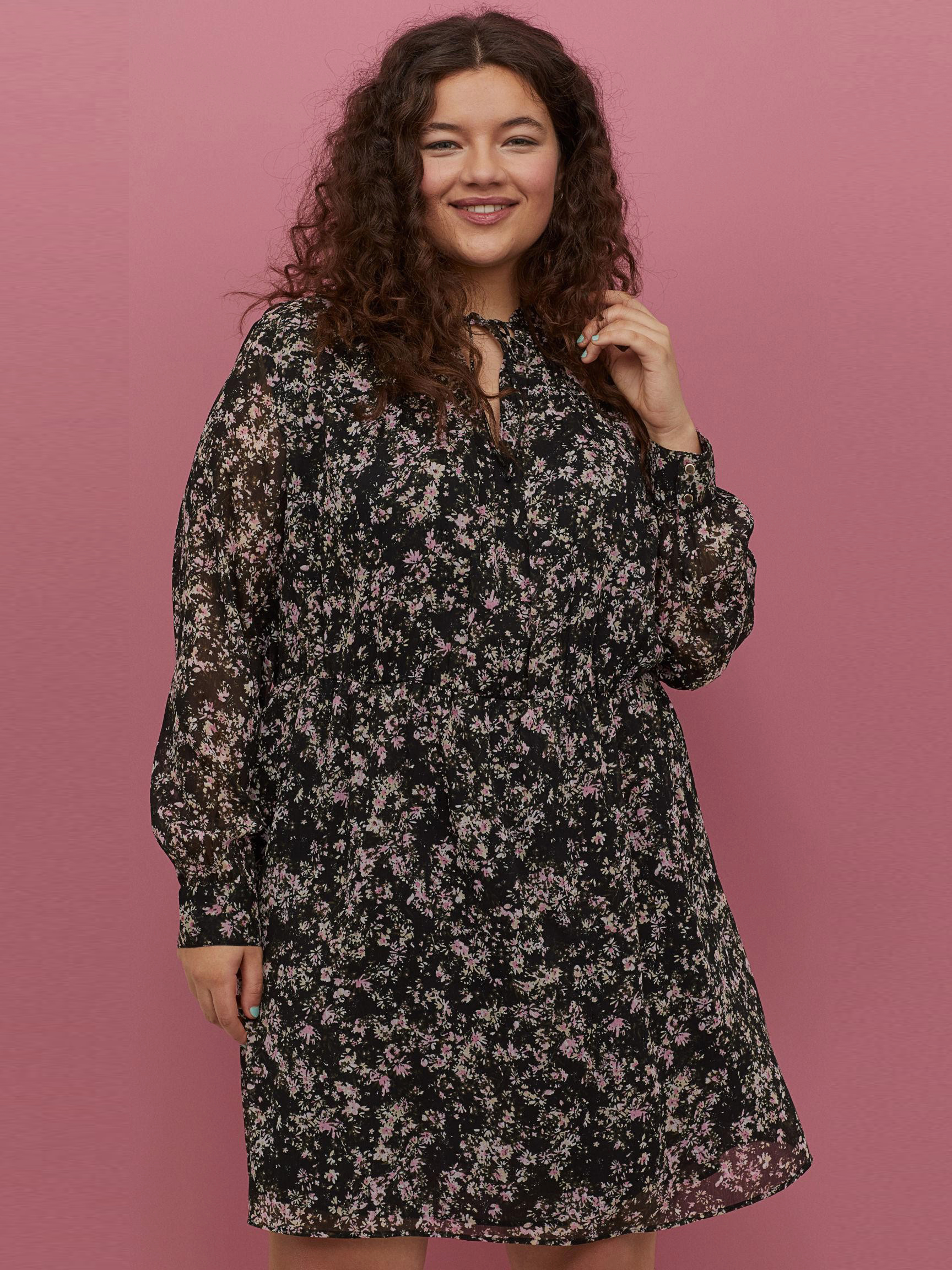 

Платье H&M 0858278-1 3XL Черное