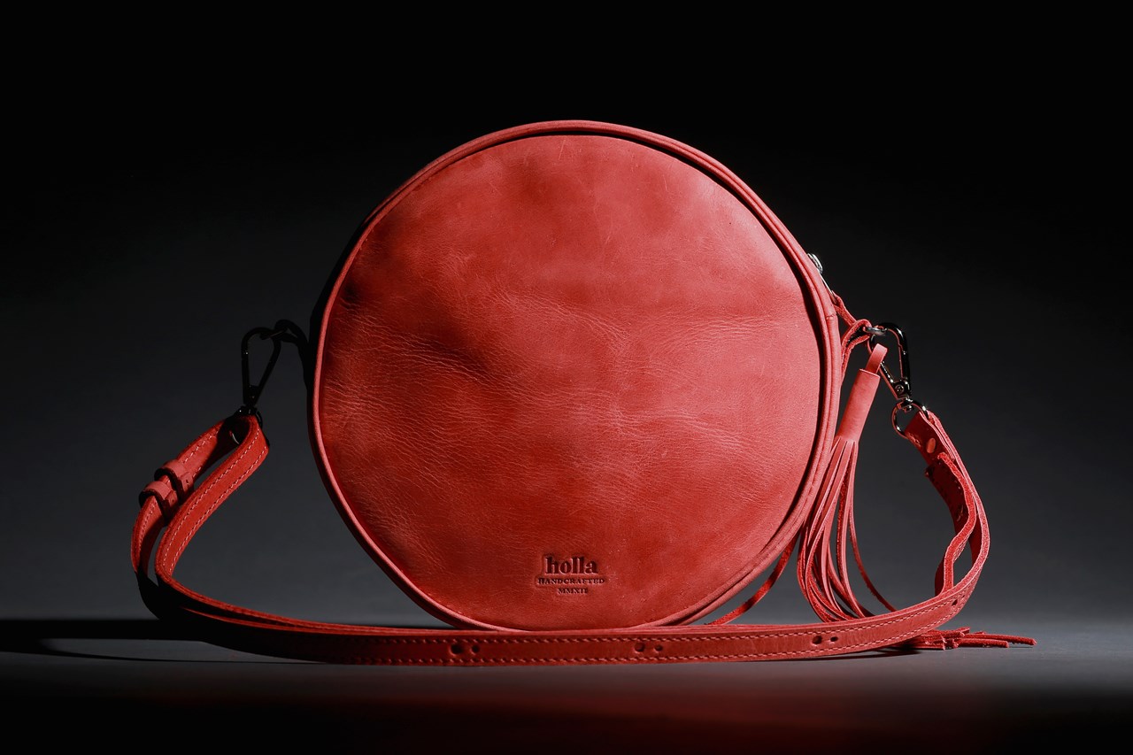 

Дизайнерская кожаная сумка ручной работы Hola, PILL BAG // RED (hl-PILL BAG)