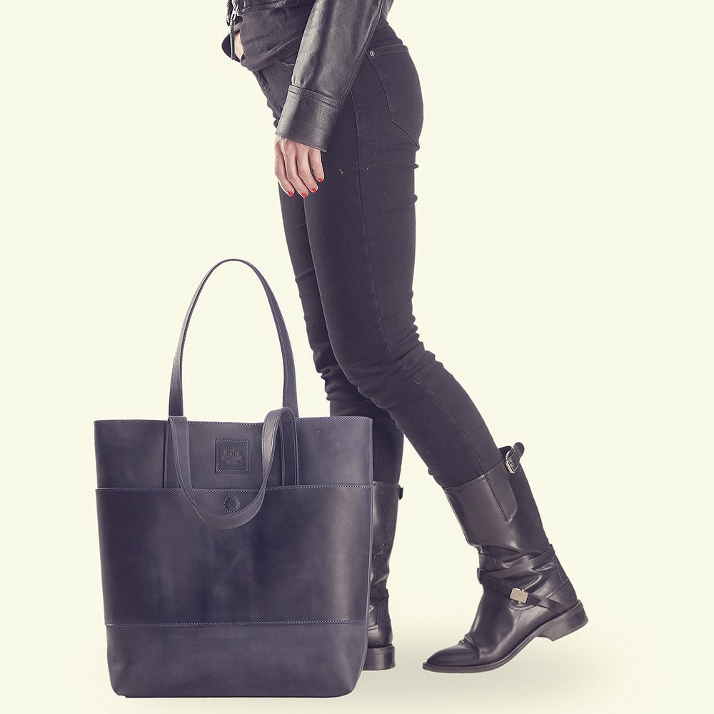 

Дизайнерская кожаная сумка-шоппер ручной работы Hola, TOTE BAG // NAVY BLUE (hl-TOTE BAG)