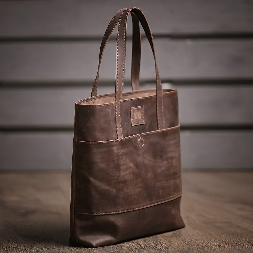 

Дизайнерская кожаная сумка-шоппер ручной работы Hola, TOTE BAG // BROWN (hl-TOTE BAG)
